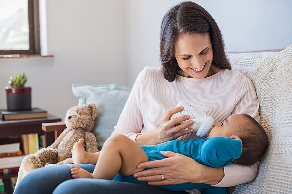 Assisting With Feeding Techniques For Newborns & First-Time Parents